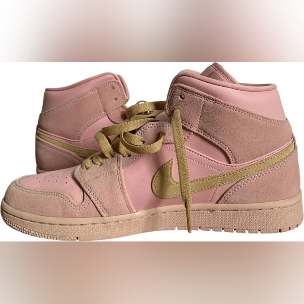 Jordan 1 • Coral Stardust